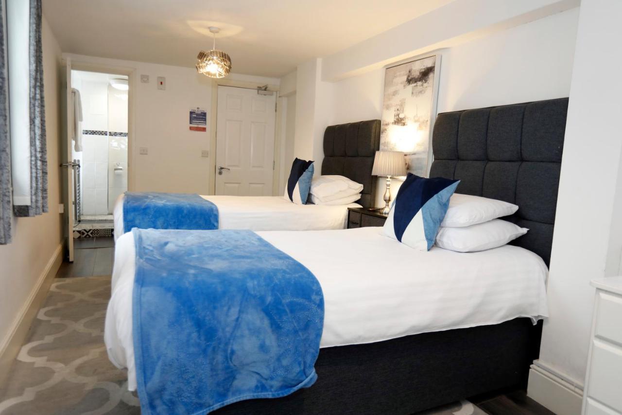 Village Hotel 3*